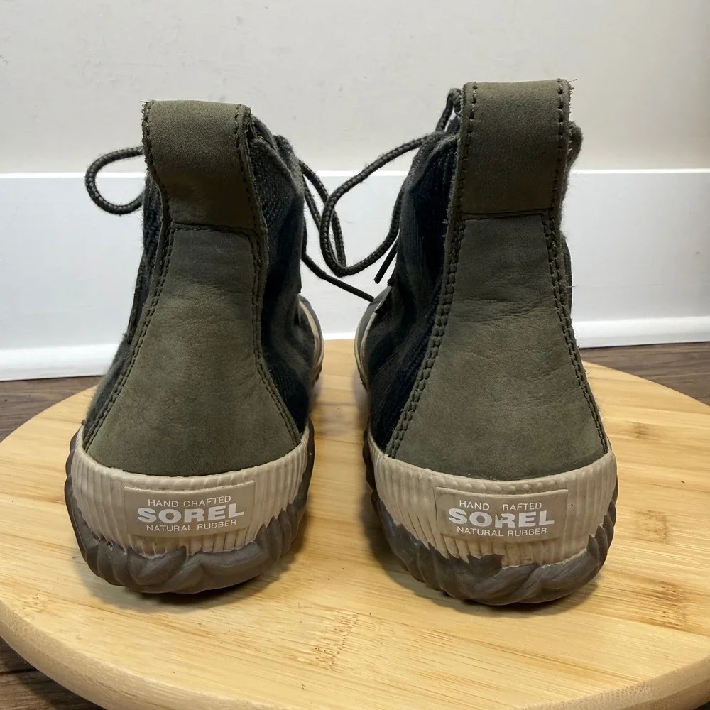 Sorel Out N About III Classic Boots Women 10 Green Plaid Waterproof Duck